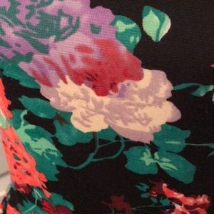 LuLaRoe Dresses - Lularoe floral Amelia. Medium. EUC LuLaRoe Dresses - Lularoe floral Amelia. Medium. EUC